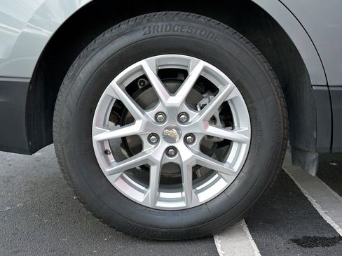 Used 2024 Chevrolet Equinox LT image 9