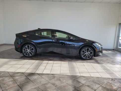 Used 2023 Toyota Prius XLE image 4
