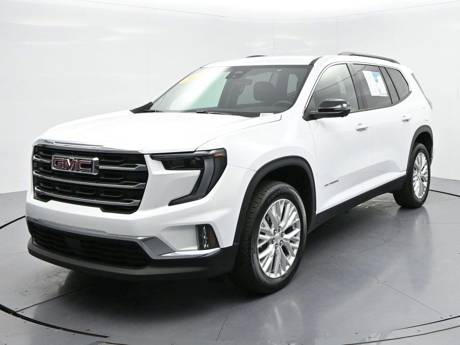 Used 2026 GMC Acadia Elevation w/ Elevation Premium Package FWD image 3