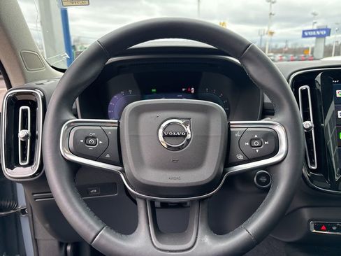 Certified 2023 Volvo XC40 B5 Plus w/ Protection Package Premier image 19