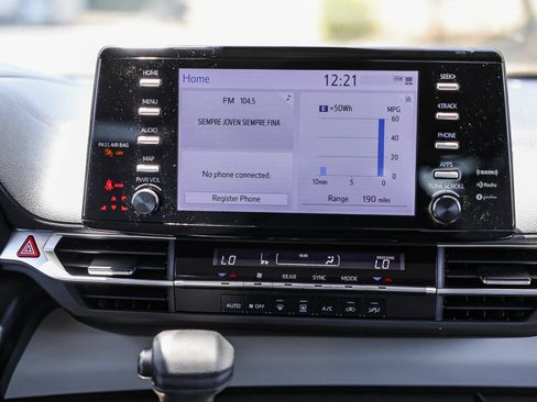 Certified 2023 Toyota Sienna LE AWD/4WD image 3