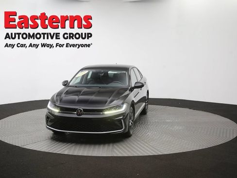 Used 2025 Volkswagen Jetta SE FWD image 52