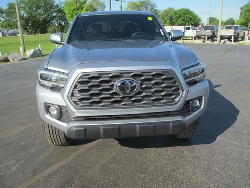 Used 2023 Toyota Tacoma TRD Off-Road w/ TRD Premium Off Road Package image 14