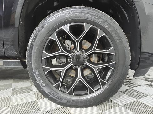 Used 2014 GMC Yukon XL Denali AWD/4WD image 9