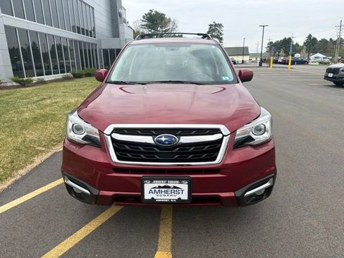 Used 2017 Subaru Forester 2.5i Limited AWD/4WD image 2