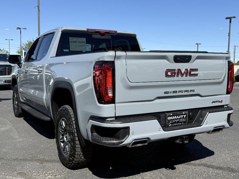 Used 2024 GMC Sierra 1500 AT4 w/ Technology Package image 7