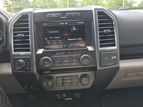 Used 2015 Ford F150 XLT w/ Equipment Group 302A Luxury AWD/4WD image 13