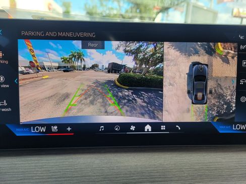 Used 2026 BMW 330i xDrive Sedan w/ Premium Package image 24