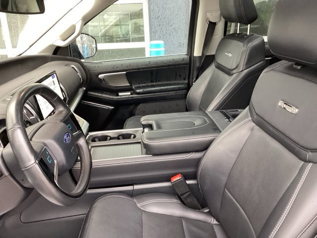 Used 2025 Ford Expedition Max Platinum AWD/4WD image 27