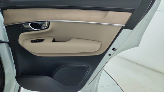 Used 2026 Volvo XC90 B6 Plus w/ Protection Package AWD/4WD image 36
