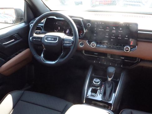 New 2026 GMC Canyon AT4 w/ AT4 Premium Package image 10