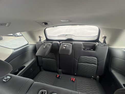 Used 2023 Nissan Pathfinder S FWD image 28