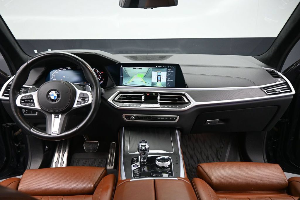 Used 2020 BMW X7 M50i w/ Dynamic Handling Package AWD/4WD image 21