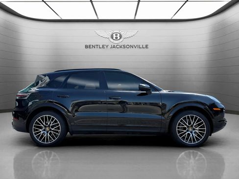 Used 2022 Porsche Cayenne image 5