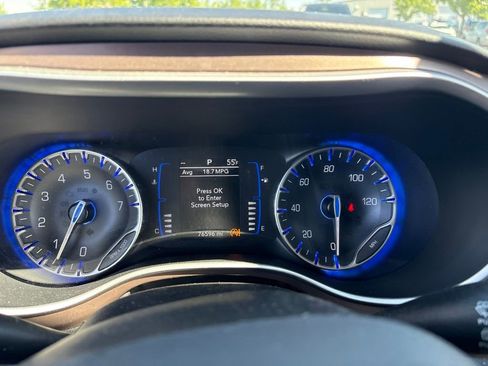 Used 2022 Chrysler Voyager LX FWD image 27