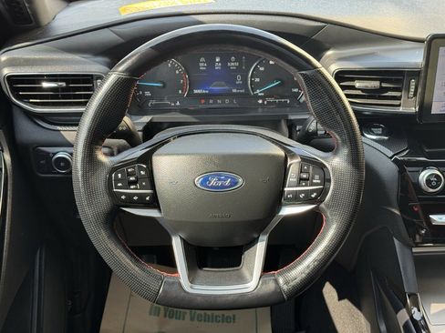 Used 2022 Ford Explorer ST-Line w/ Class IV Trailer Tow Package image 18