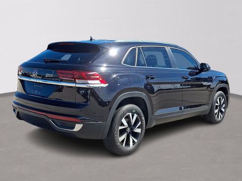 Used 2023 Volkswagen Atlas Cross Sport SE FWD image 6