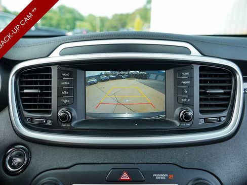 Used 2020 Kia Sorento S AWD/4WD image 11