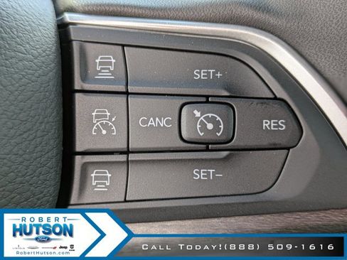 New 2025 Jeep Grand Cherokee L Limited w/ Luxury Tech Group II RWD image 25