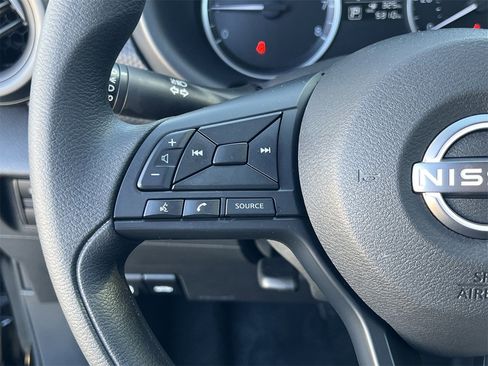 Certified 2025 Nissan Kicks Play S image 10