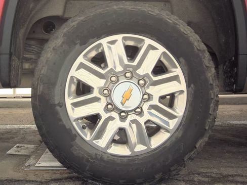 Used 2024 Chevrolet Silverado 2500 High Country w/ Technology Package image 11