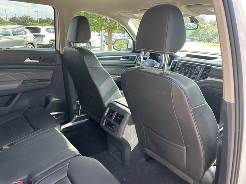 Certified 2023 Volkswagen Atlas SE image 40