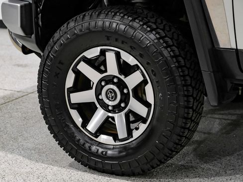 Used 2014 Toyota FJ Cruiser 4WD w/ Upgrade Package image 55