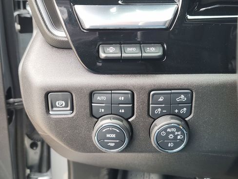 Used 2025 Chevrolet Silverado 1500 High Country image 26