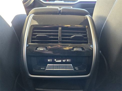 Used 2021 BMW X7 xDrive40i w/ Premium Package image 36