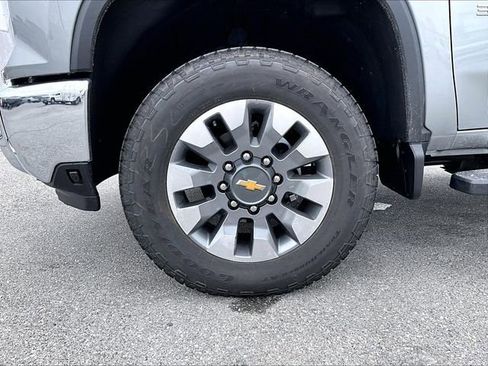 New 2026 Chevrolet Silverado 3500 LT image 7