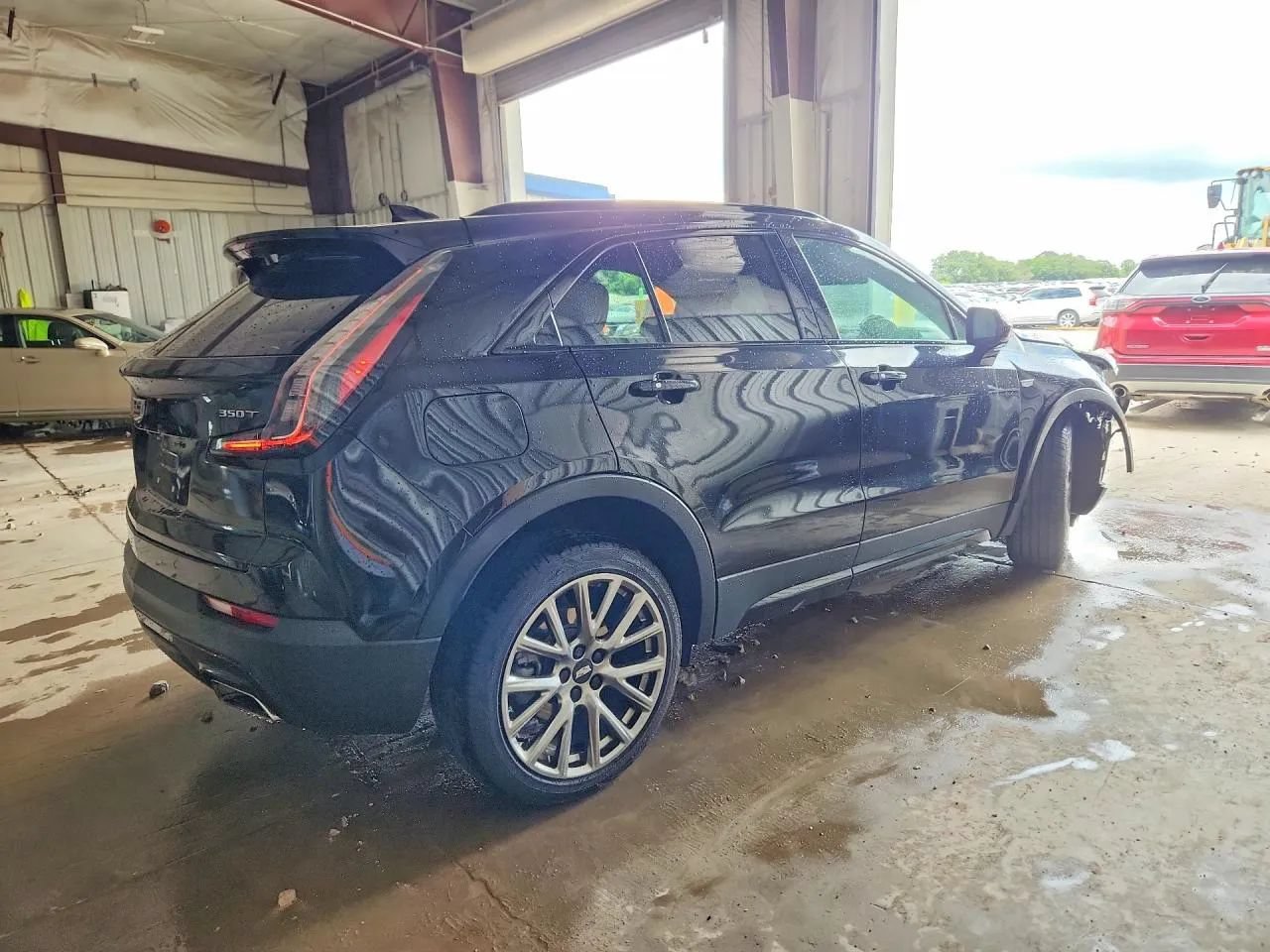 Used 2020 Cadillac XT4 Sport w/ LPO, Midnight Sport Package FWD image 3