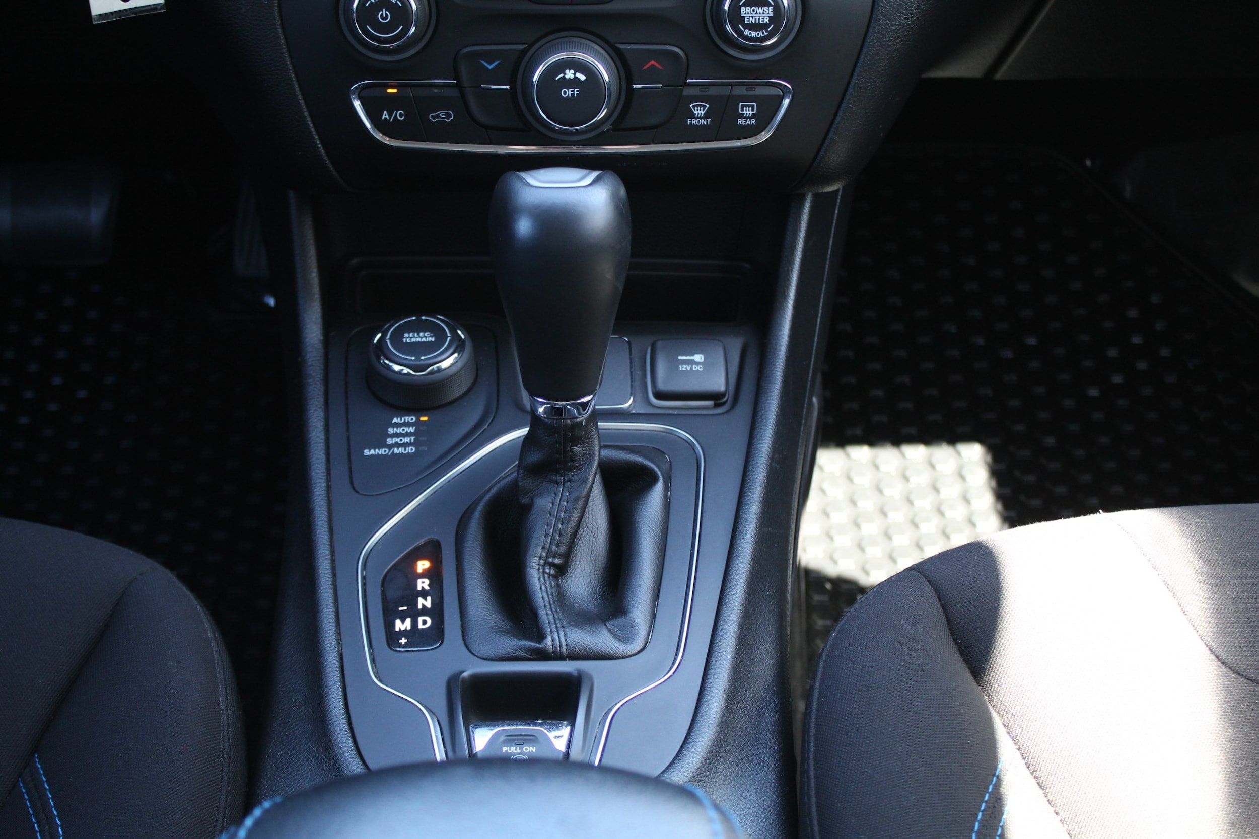 Used 2019 Jeep Cherokee Sport AWD/4WD image 28
