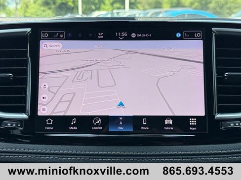 Used 2025 Chrysler Pacifica Limited FWD image 28
