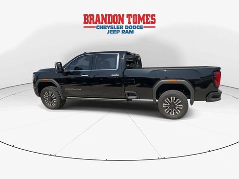 Used 2024 GMC Sierra 3500 Denali Ultimate AWD/4WD image 9