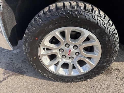 Used 2017 GMC Sierra 1500 SLE w/ SLE Value Package image 11