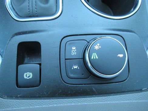 Used 2019 Chevrolet Traverse Premier w/ Driver Confidence II Package FWD image 25
