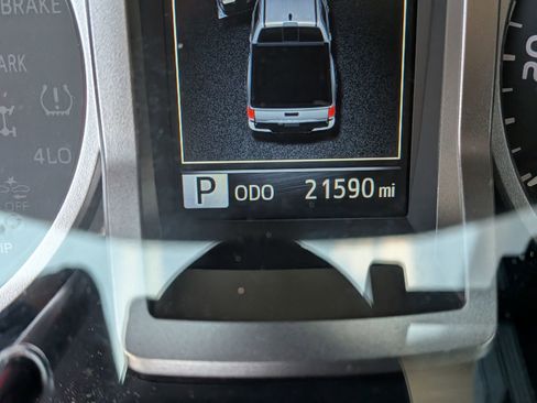 Used 2022 Toyota Tacoma SR5 w/ Technology Package image 25