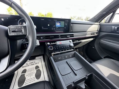 Used 2024 Hyundai Santa Fe Calligraphy image 24