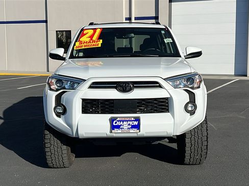 Used 2021 Toyota 4Runner 4WD image 2