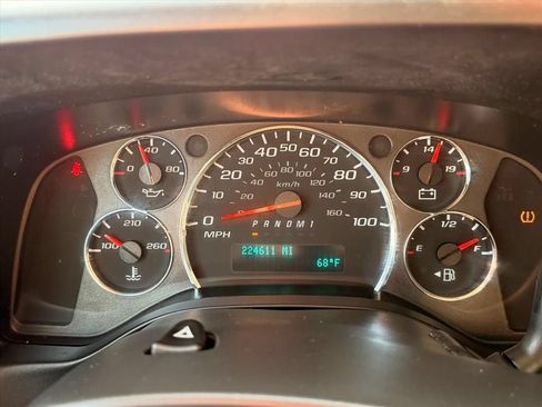 Used 2019 Chevrolet Express 3500 w/ Power Convenience Package RWD image 25
