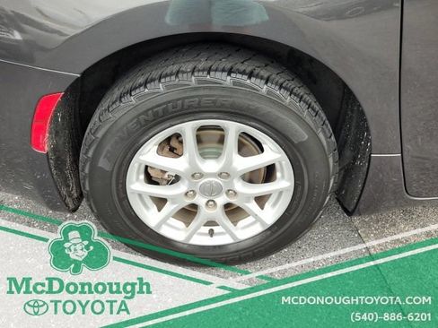 Used 2020 Chrysler Pacifica Touring w/ Advanced Safetytec Group FWD image 23