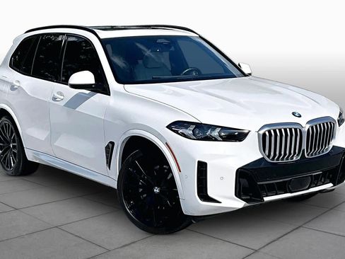 Used 2024 BMW X5 sDrive40i w/ M Sport Package image 3