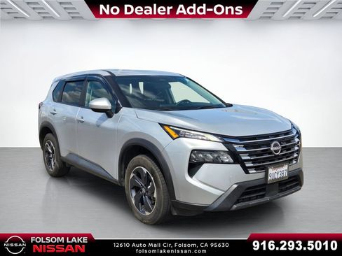 Used 2024 Nissan Rogue SV FWD image 1