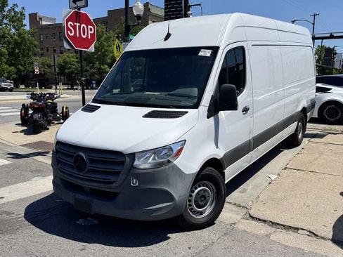 Used 2021 Mercedes-Benz Sprinter 2500 image 2