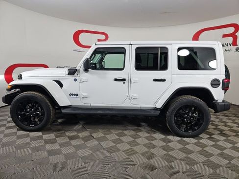 Used 2025 Jeep Wrangler Unlimited Sahara image 4