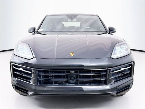 Used 2024 Porsche Cayenne Coupe AWD/4WD image 27