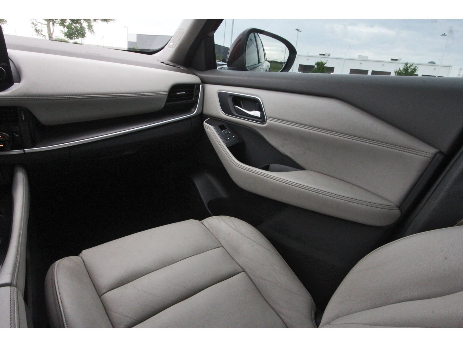 Used 2021 Nissan Rogue SL w/ Premium Package FWD image 13