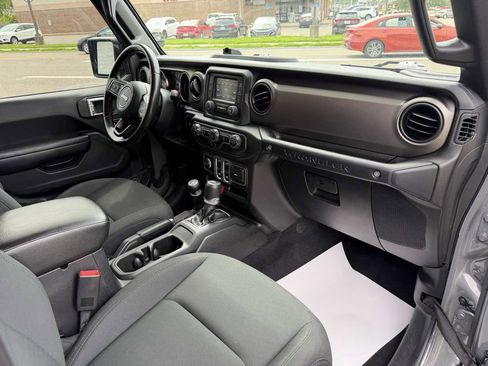 Used 2019 Jeep Wrangler Sport AWD/4WD image 17