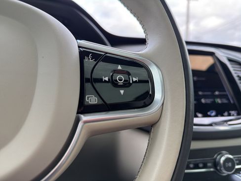 Used 2020 Volvo XC90 T5 Momentum w/ Protection Package Premier image 54