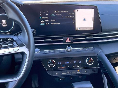 Used 2024 Hyundai Elantra Limited image 7